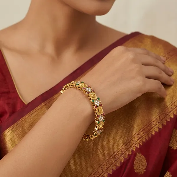 Yellow_Brass_Premium_And_Elegant_Bangle_For_Women