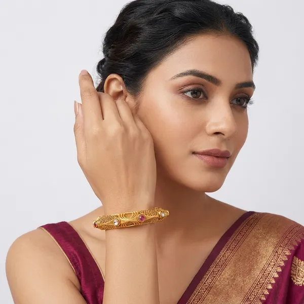 Yellow_Brass_Premium_And_Elegant_Bangle_For_Women