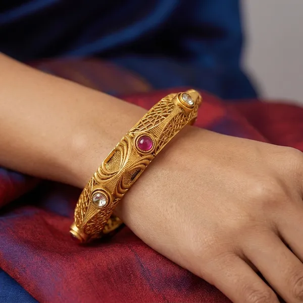 Yellow_Brass_Premium_And_Elegant_Bangle_For_Women