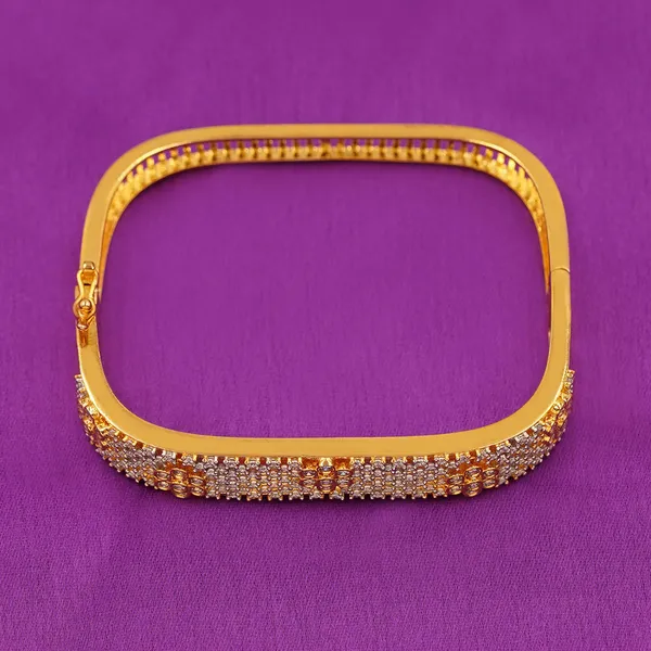Yellow_Brass_Premium_And_Elegant_Bangle_For_Women