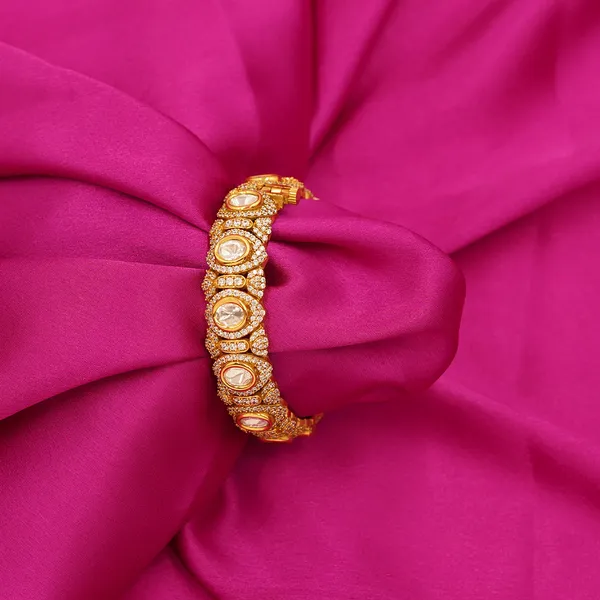 Yellow_Brass_Premium_And_Elegant_Bangle_For_Women