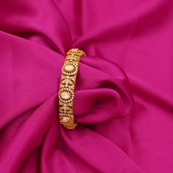 Yellow_Brass_Premium_And_Elegant_Bangle_For_Women