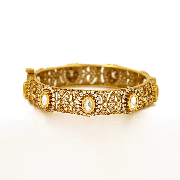 Yellow_Brass_Premium_And_Elegant_Bangle_For_Women