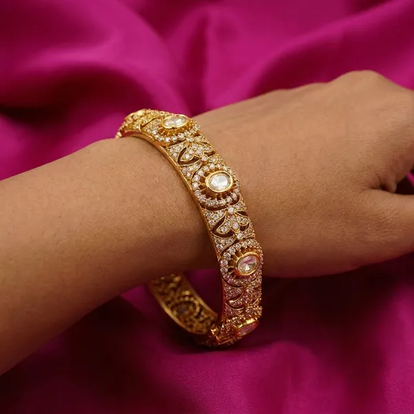 Yellow_Brass_Premium_And_Elegant_Bangle_For_Women