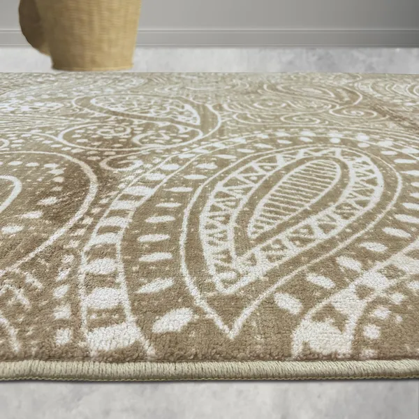 Roluxoria®_–_Welspun_981_Gsm_Anti_Skid_And_Machine_Washable_Polyester_Carpet_For_Bedroom_(Light_Brown)