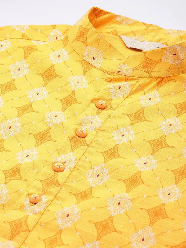 Yellow_Slub_Cotton_Kurta_Pajama_Set_For_Men
