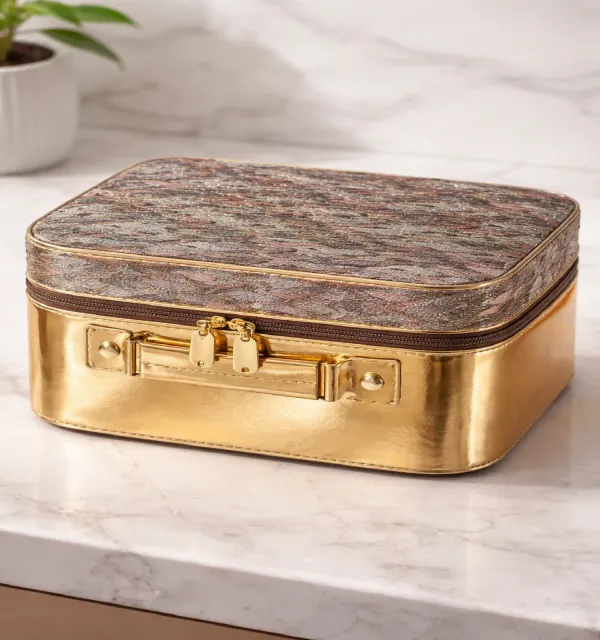 Professional_Makeup_Storage_Organizer_with_Handle,_Portable_Beauty_Vanity_Carrying_Box-Gold