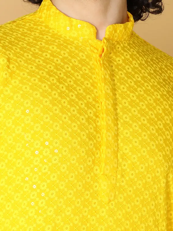 Traditional_Yellow_Cotton_Blend_Kurta,_Elegant_Style,_Mandarin_Collar,_Long_Sleeve,_Ethnic_Wear_Kurta_For_Man