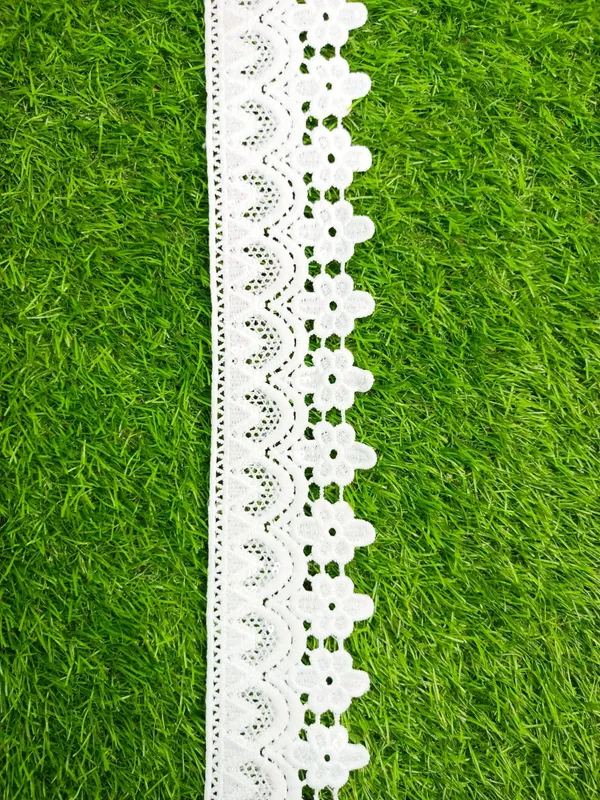 White_Lace_Trim_Ribbon_-_Decorative_Scalloped_Edge_Fabric_Lace_for_Crafts_and_Sewing