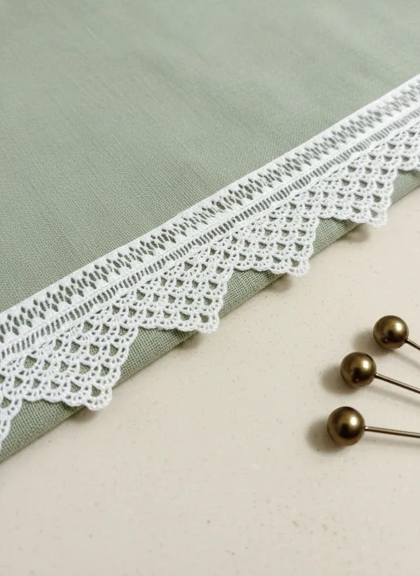 White_Decorative_Lace_Trim_Border_Ribbon