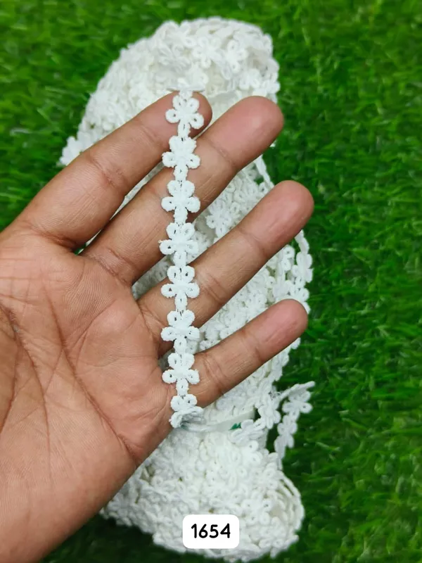 White_Floral_Lace_Trim_Embroidered_Decorative_Border