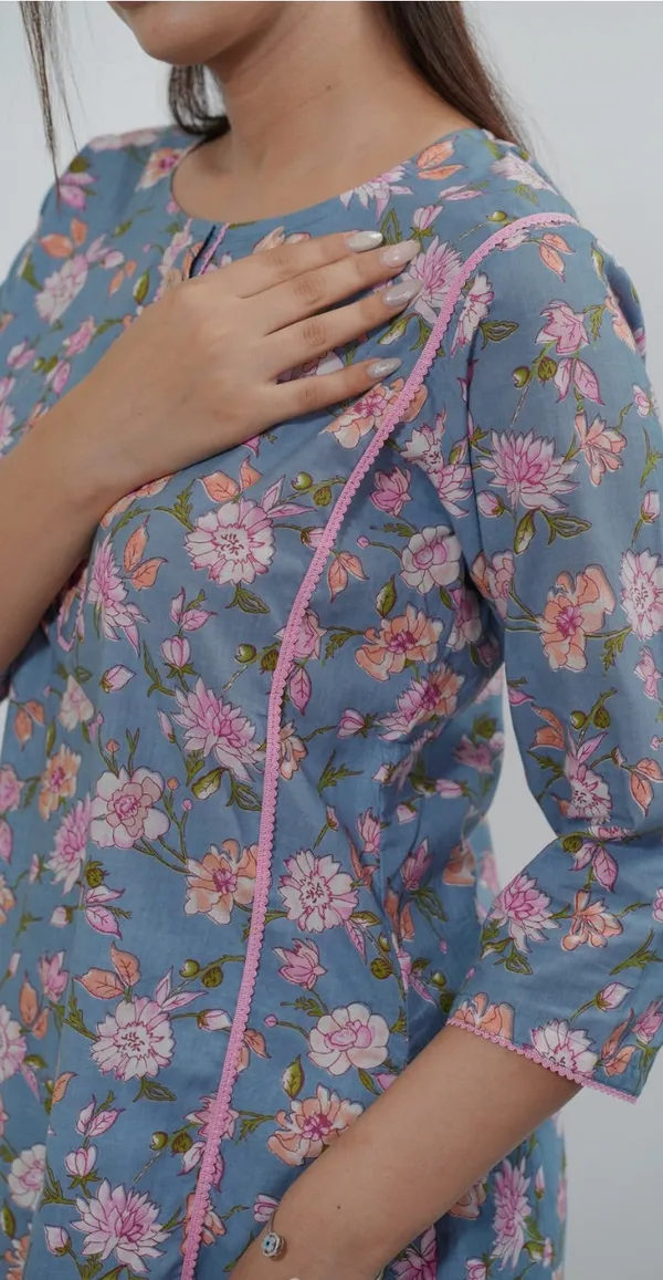 Floral_Print_Co-Ord_Set_In_Grey_And_Pink_Comfortable_Casual_Outfit