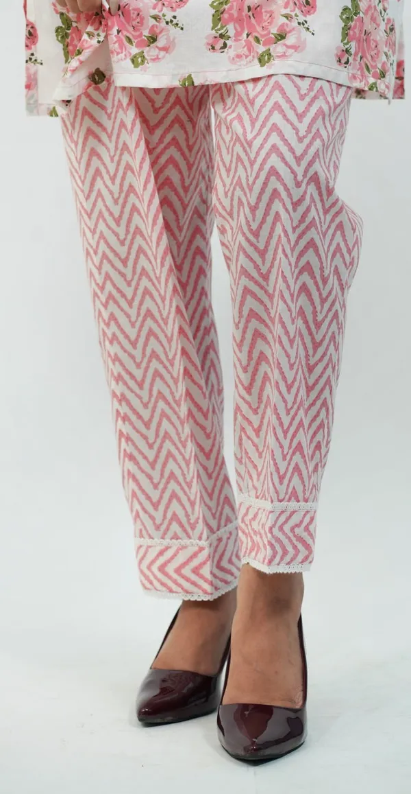 Floral_Print_Co-Ord_Set_In_Pink_And_White_Comfortable_Casual_Outfit