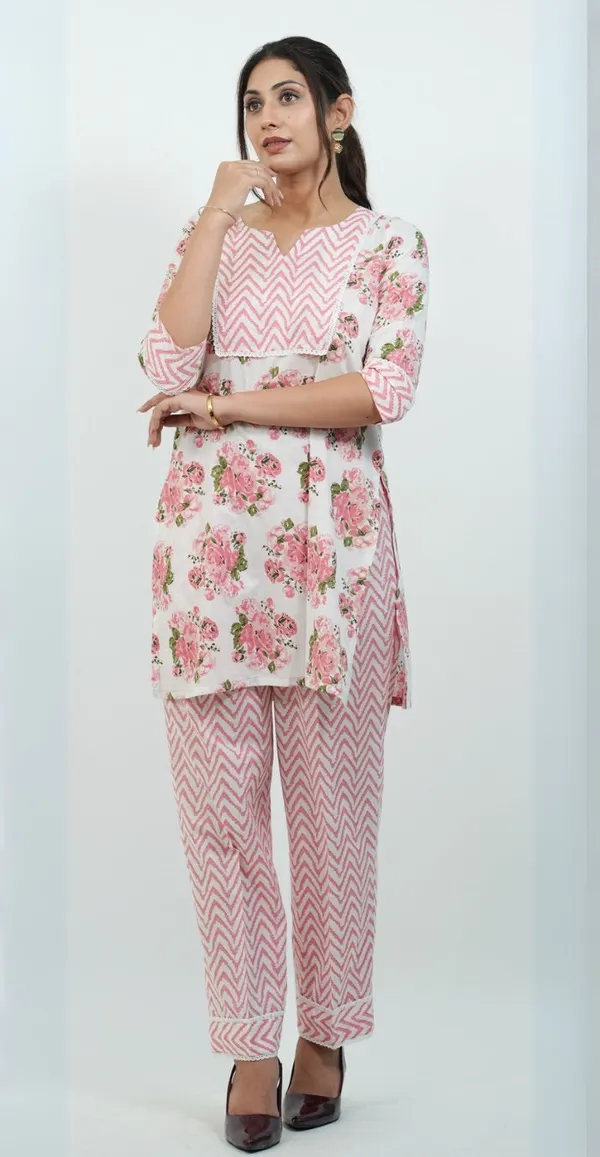 Floral_Print_Co-Ord_Set_In_Pink_And_White_Comfortable_Casual_Outfit