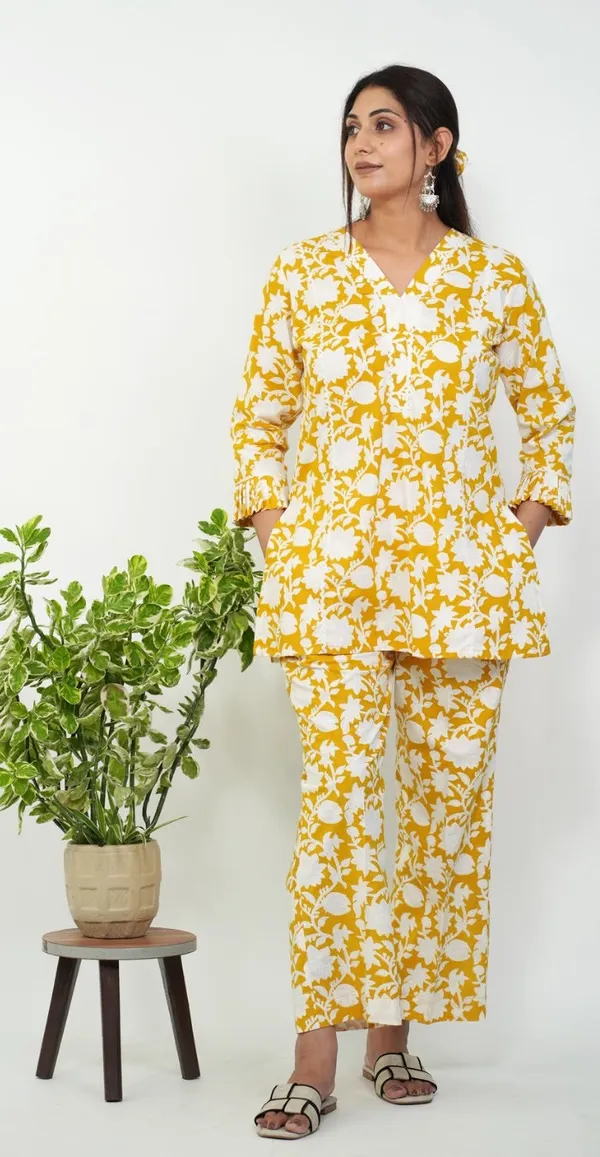 Floral_Print_Yellow_And_White_Co-Ord_Set_Comfortable_Casual_Outfit