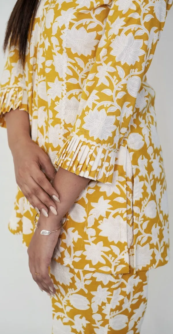 Floral_Print_Yellow_And_White_Co-Ord_Set_Comfortable_Casual_Outfit