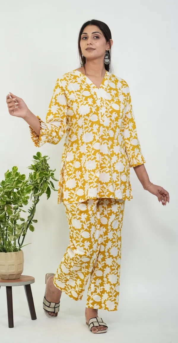 Floral_Print_Yellow_And_White_Co-Ord_Set_Comfortable_Casual_Outfit