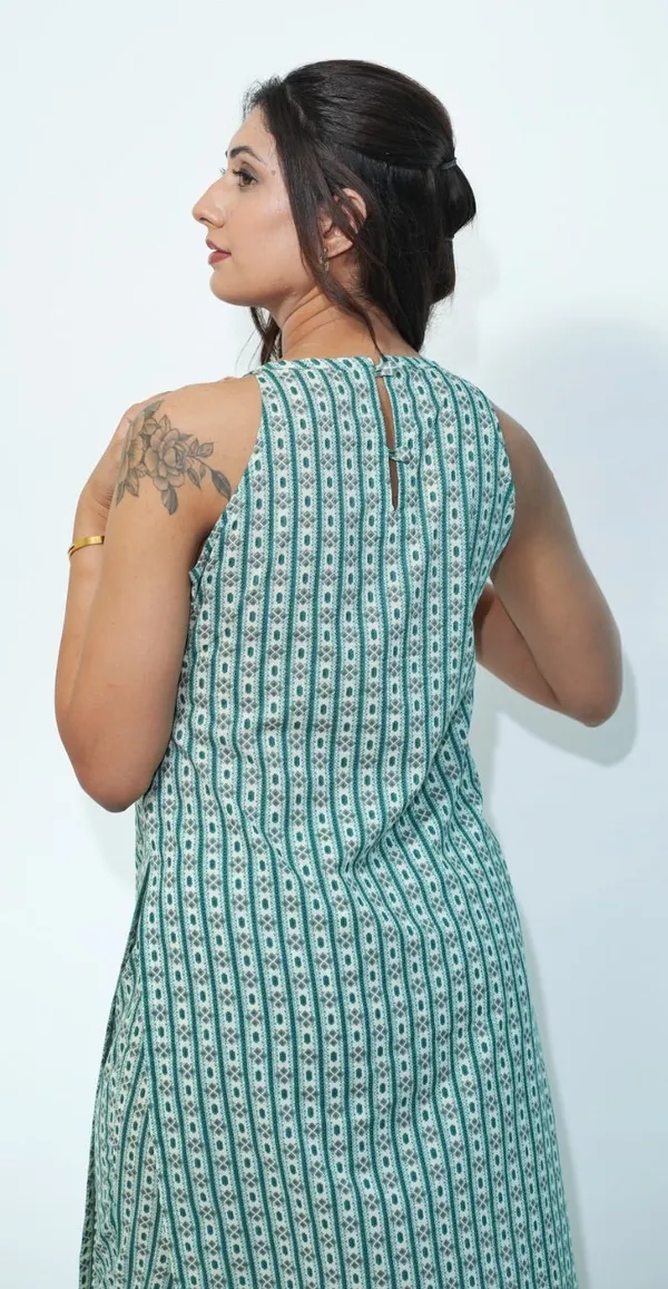 Green_Colour_Stylish_Sleeveless_Kurti_Set_Top_Bottom