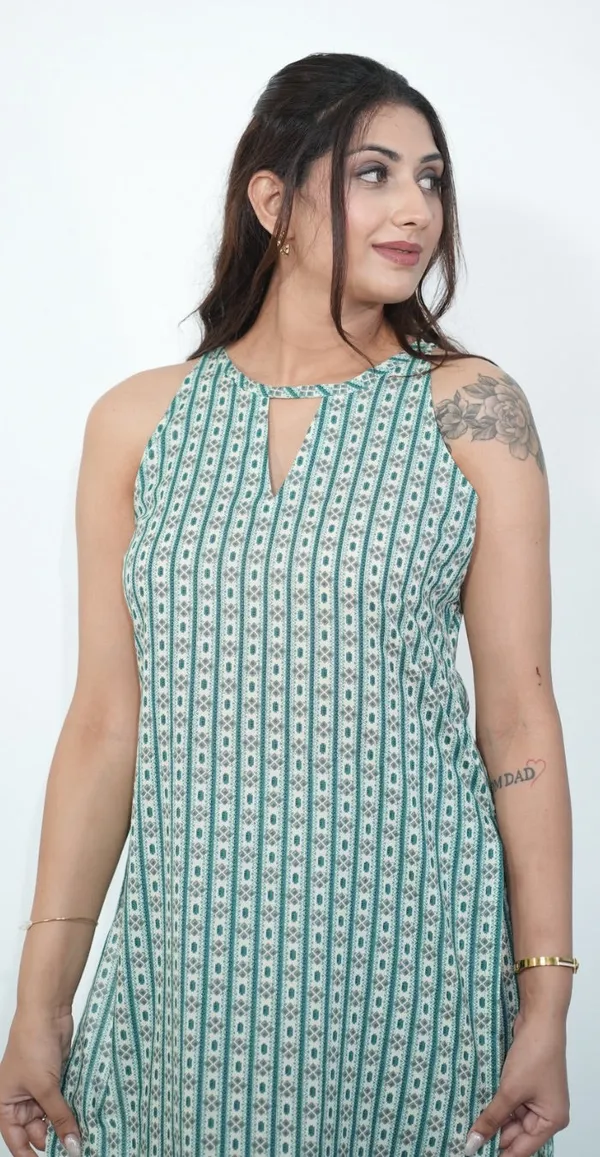 Green_Colour_Stylish_Sleeveless_Kurti_Set_Top_Bottom