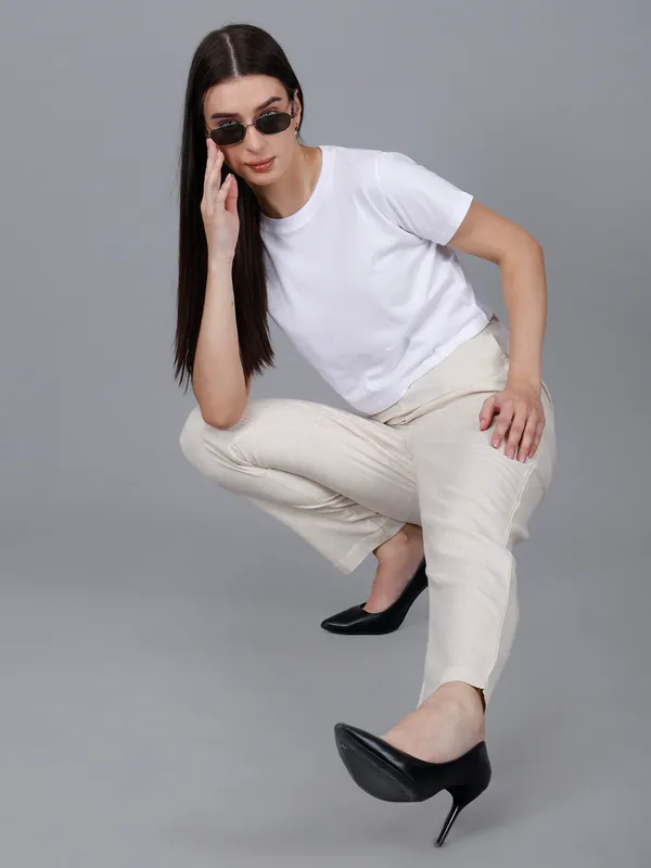 Off-White_Cotton_Slim_Fit_Cigarette_Pants_For_Women