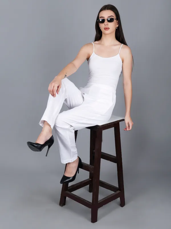 White_Cotton_Relaxed_Fit_Trousers_For_Women