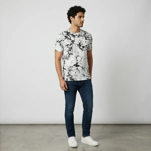 Black_&_White_Cotton_Blend_Round_Neck_Printed_T_Shirt_For_Men