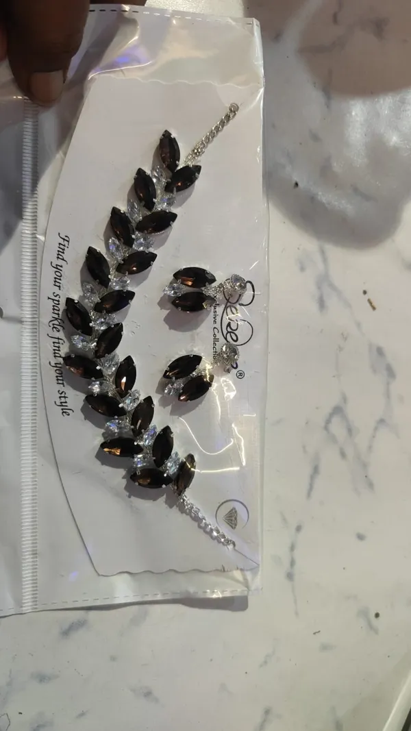 Black_Crystal_Stone_Statement_Earrings_For_Women