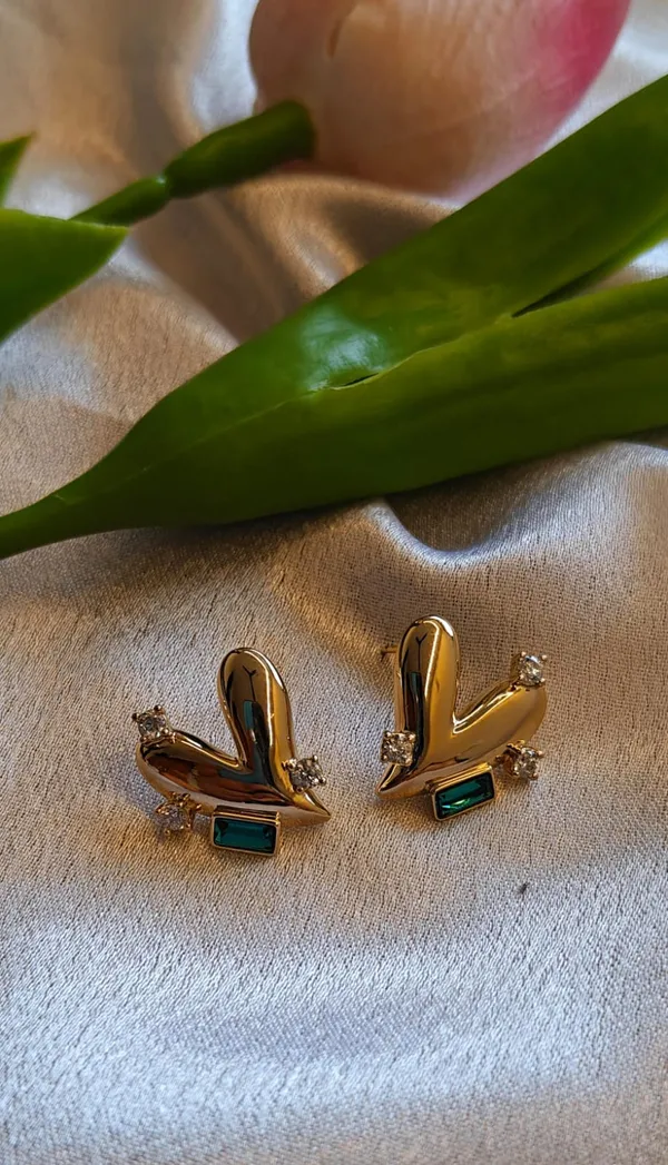 Beautiful_premium_quality_anti_tanishq_earrings_