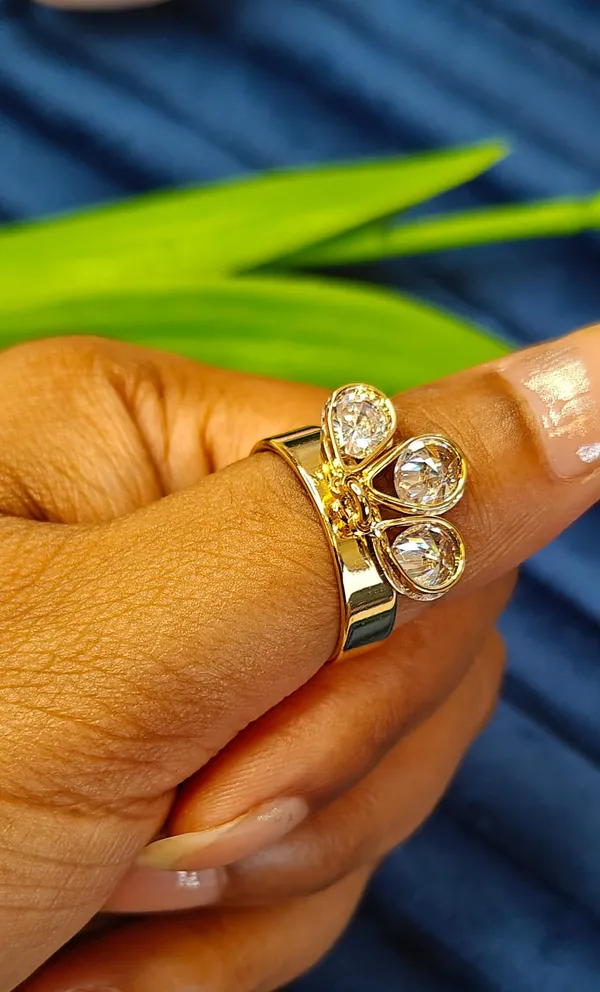 beautiful__anti_tarnish_finger_ring