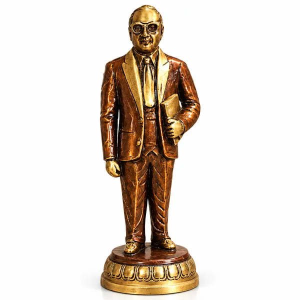 Executive_Businessman_Statue_|_Standing_Office_Decor_Figurine_|_Luxury_Corporate_Desk_Showpiece_|_Professional_Gift_for_Businessman_&_Entrepreneur