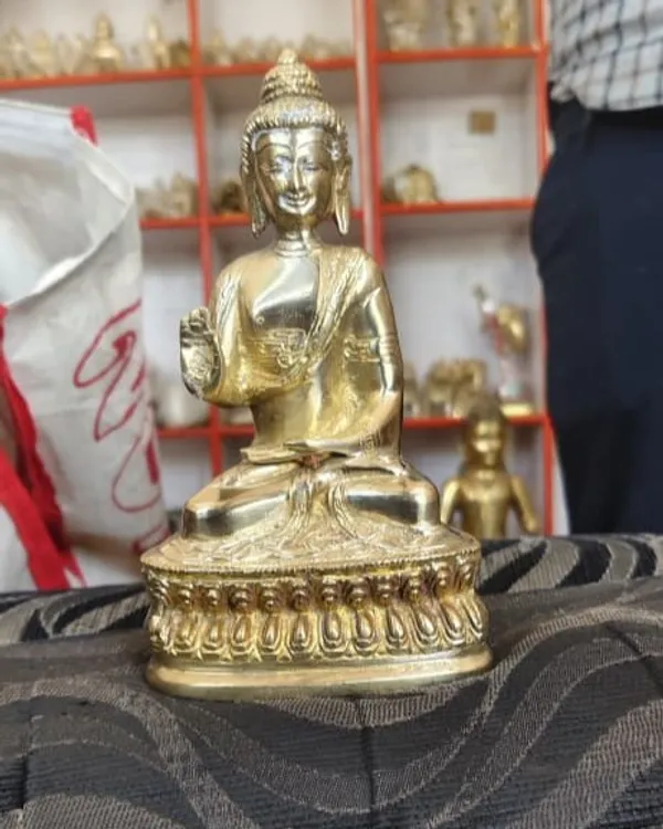 100%_Brass_Golden_Buddha_Statue_|_1.50_kg_Heavy_Brass_Buddha_Idol_|_Handmade_Decorative_Meditation_Showpiece_for_Home_Décor,_Temple,_Office,_Living_Room,_Zen_Space_&_Spiritual_Gift
