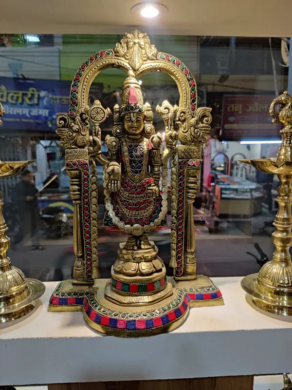 Premium_Brass_Lord_Venkateswara_Idol_with_Decorative_Arch_|_Handcrafted_Tirupati_Balaji_Statue_for_Home_Temple,_Office_&_Gift_|_Gold_Finish_Hindu_God_Murti