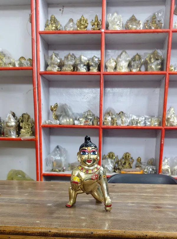 Brass_Laddu_Gopal_Krishna_Idol_-_Gold_Plated_Crawling_Pose