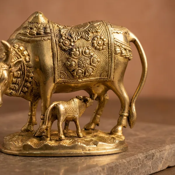100%_Brass_Golden_Kamdhenu_Cow_with_Calf_Statue_|_2.9_kg_Heavy_Brass_Kamdhenu_Idol_|_Handmade_Sacred_Cow_&_Calf_Showpiece_for_Home_Temple,_Pooja_Room,_Office,_Living_Room,_Vastu_&_Spiritual_Gift