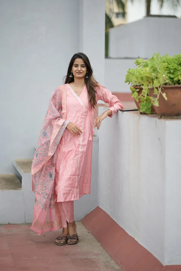 Pink_Chanderi_Premium_And_Fancy_Design_Kurta_Set_For_Women