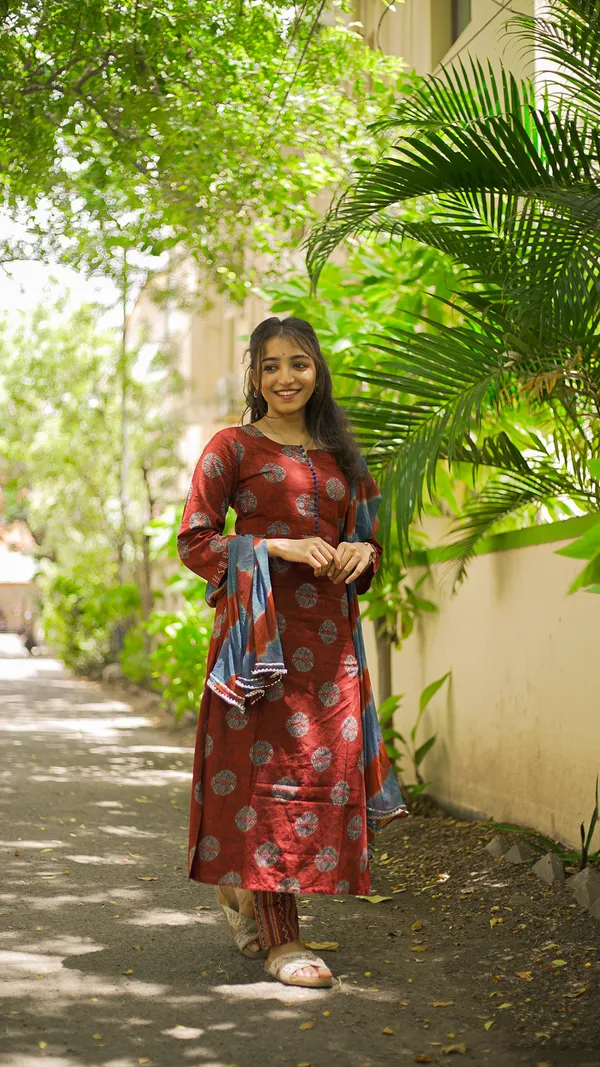 Maroon_Cotton_Premium_And_Fancy_Design_Kurta_Set_For_Women