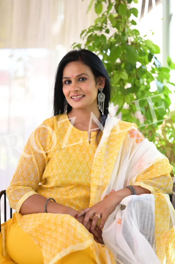 Yellow_Doria_Premium_And_Fancy_Design_Kurta_Set_For_Women