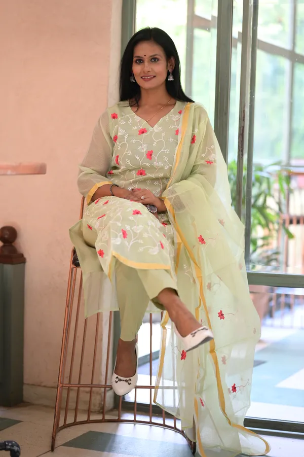 Tea_Green_Doria_Embroidered_Kurta_Set_For_Women