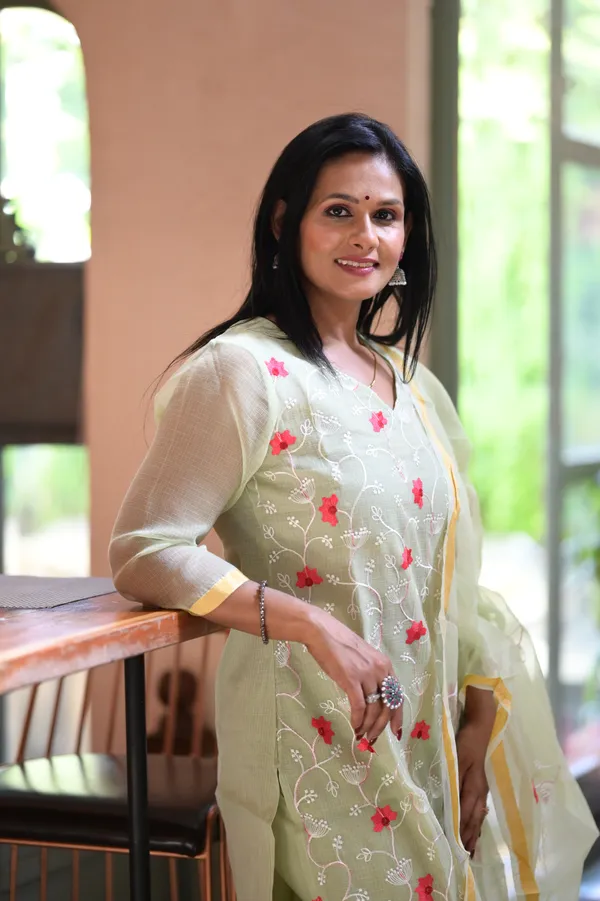 Tea_Green_Doria_Embroidered_Kurta_Set_For_Women