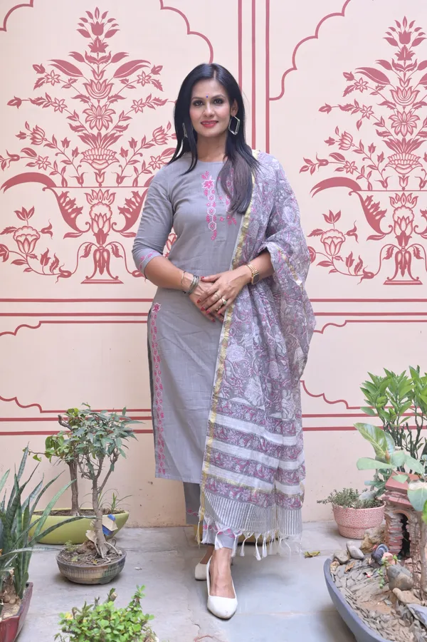 Grey_Cotton_Premium_And_Fancy_Design_Kurta_Set_For_Women