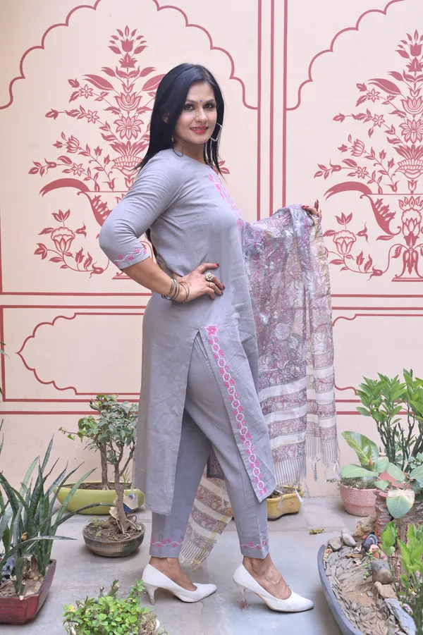 Grey_Cotton_Premium_And_Fancy_Design_Kurta_Set_For_Women