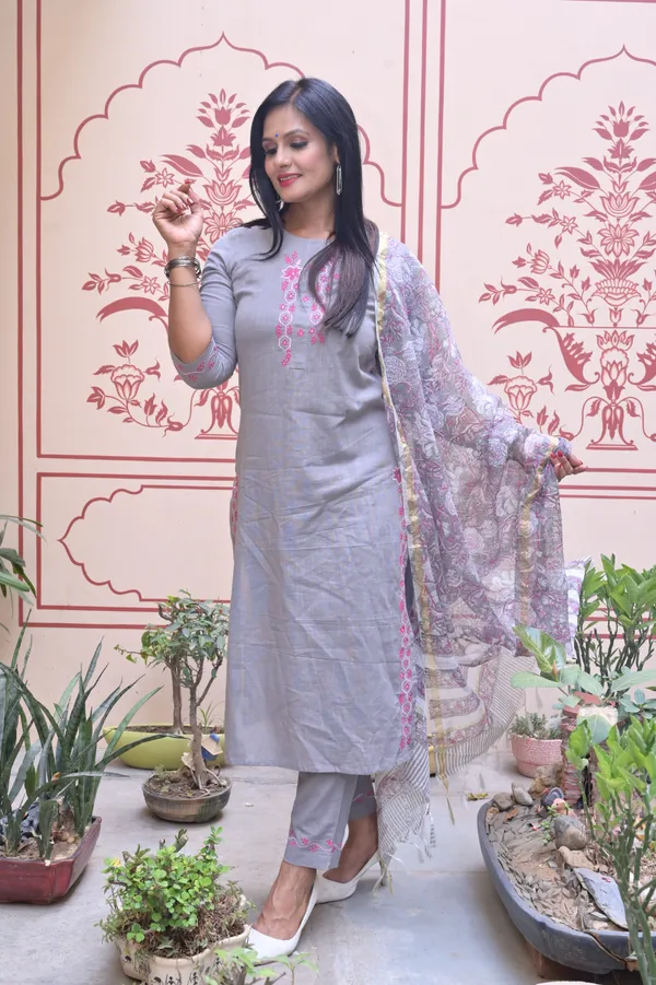 Grey_Cotton_Premium_And_Fancy_Design_Kurta_Set_For_Women