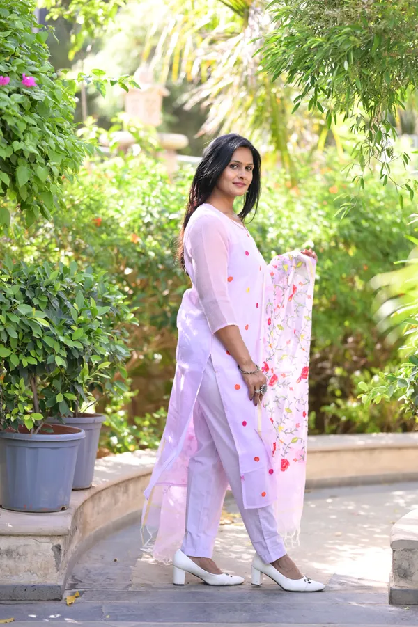 Lilac_Doria_Premium_And_Fancy_Design_Kurta_Set_For_Women