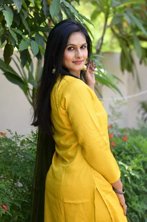Yellow_Silk_Premium_And_Fancy_Design_Kurta_Set_For_Women