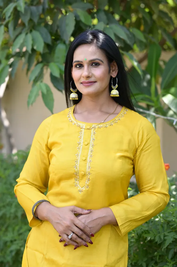 Yellow_Silk_Premium_And_Fancy_Design_Kurta_Set_For_Women