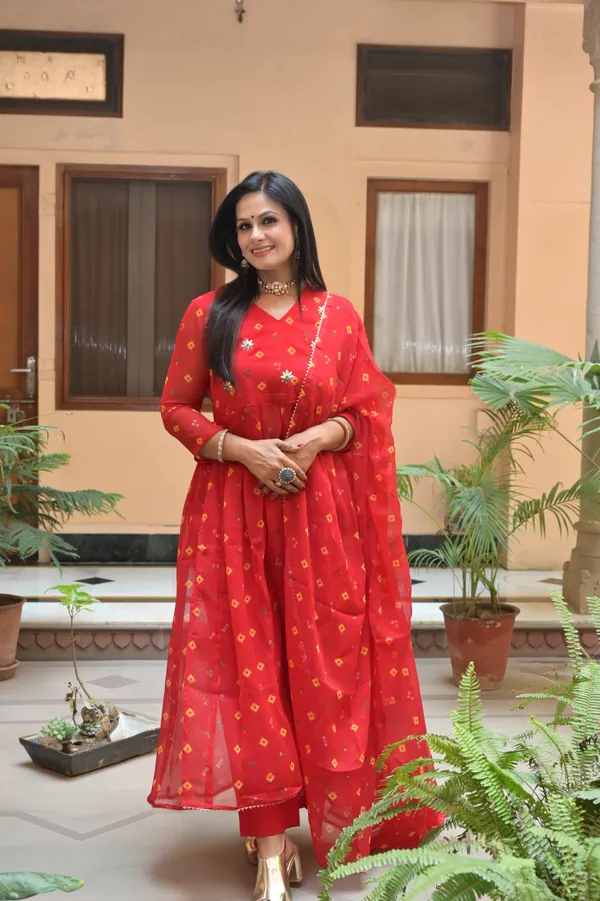 Red_Chiffon_Bandhani_Premium_And_Fancy_Design_Kurta_Set_For_Women