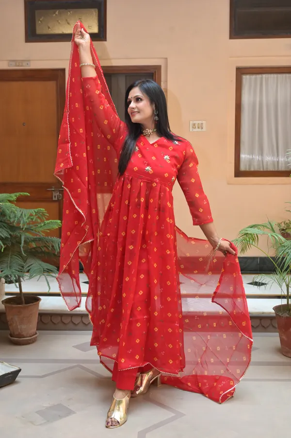 Red_Chiffon_Bandhani_Premium_And_Fancy_Design_Kurta_Set_For_Women