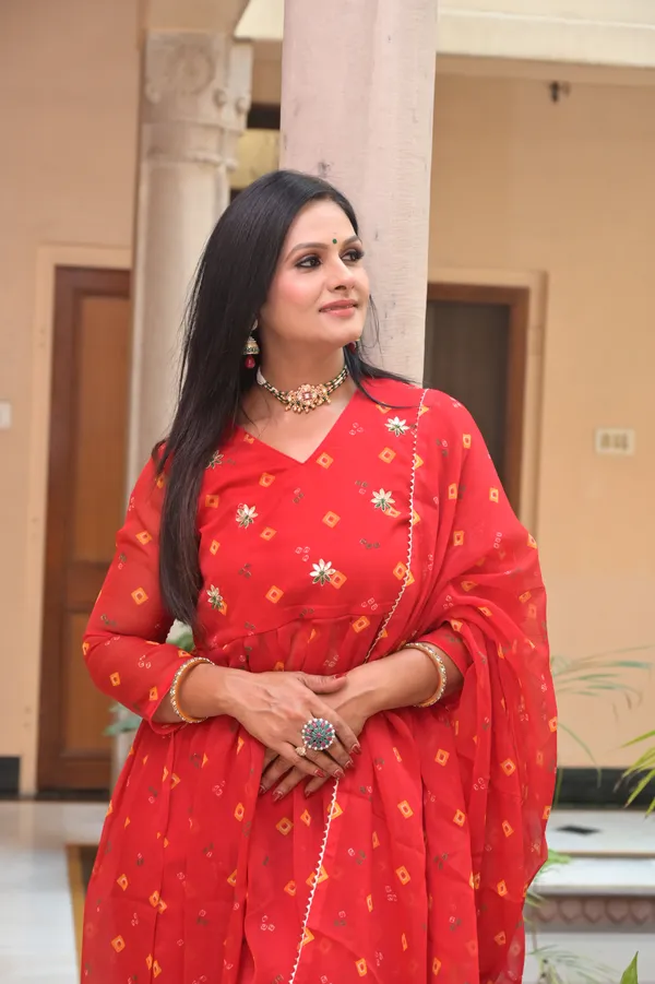 Red_Chiffon_Bandhani_Premium_And_Fancy_Design_Kurta_Set_For_Women