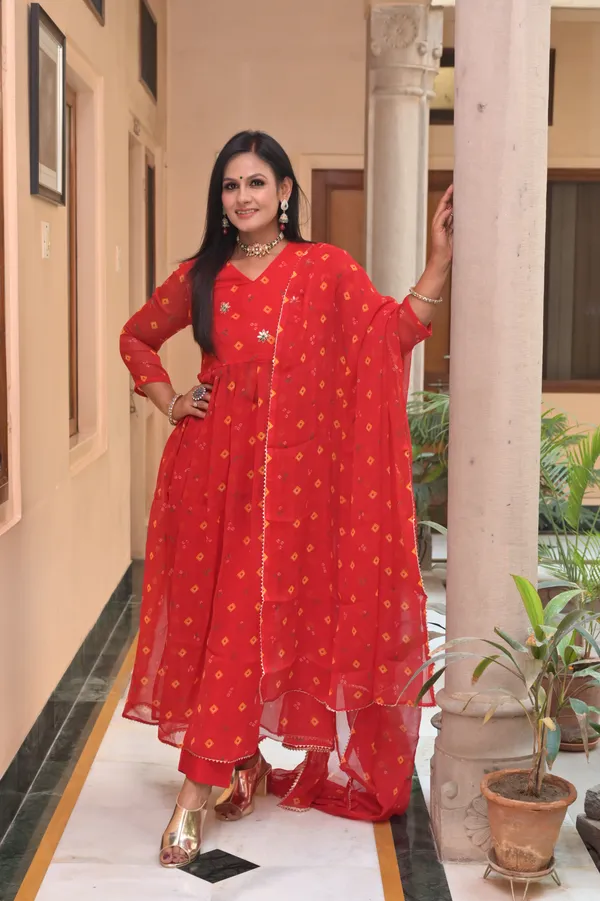 Red_Chiffon_Bandhani_Premium_And_Fancy_Design_Kurta_Set_For_Women