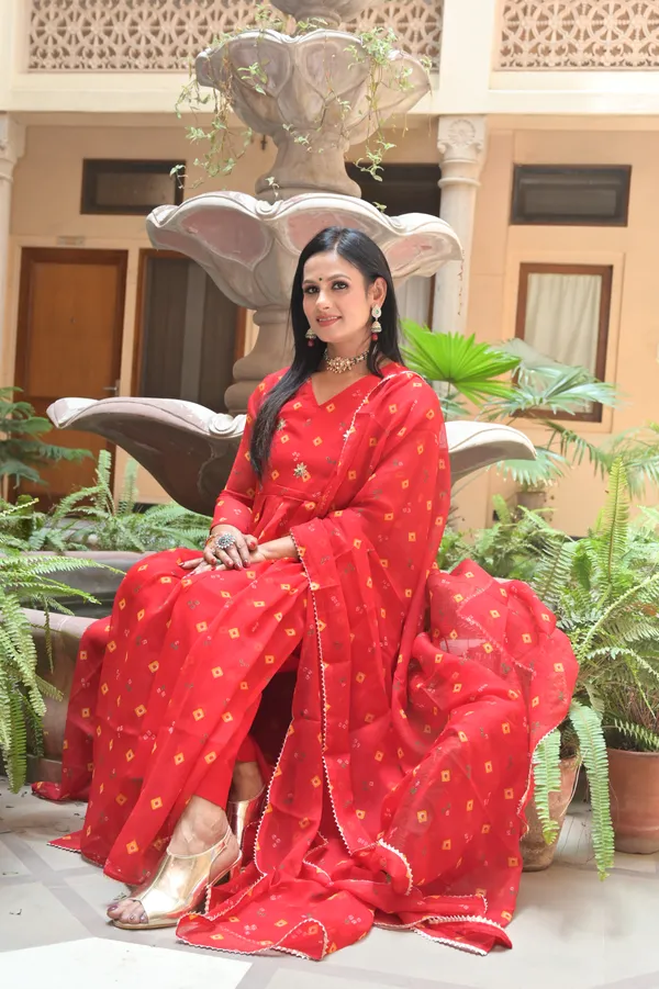 Red_Chiffon_Bandhani_Premium_And_Fancy_Design_Kurta_Set_For_Women